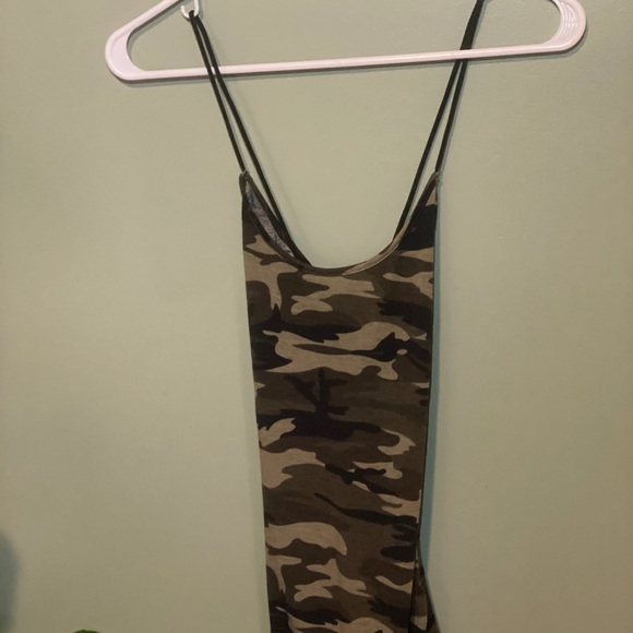 Camouflage cross back romper - Picture 3 of 8